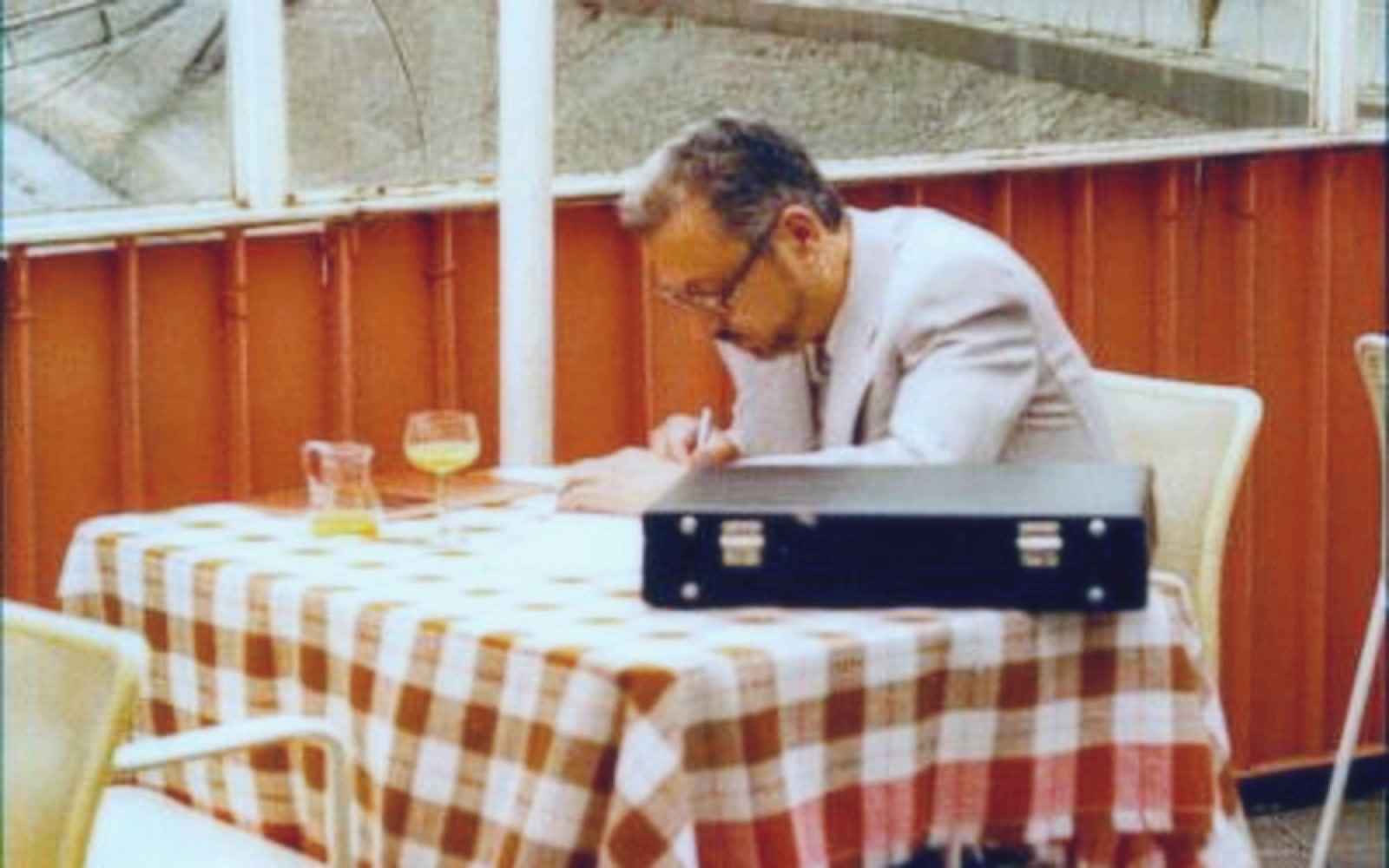 نهج الاستقلال والتميز عند عصام العطار