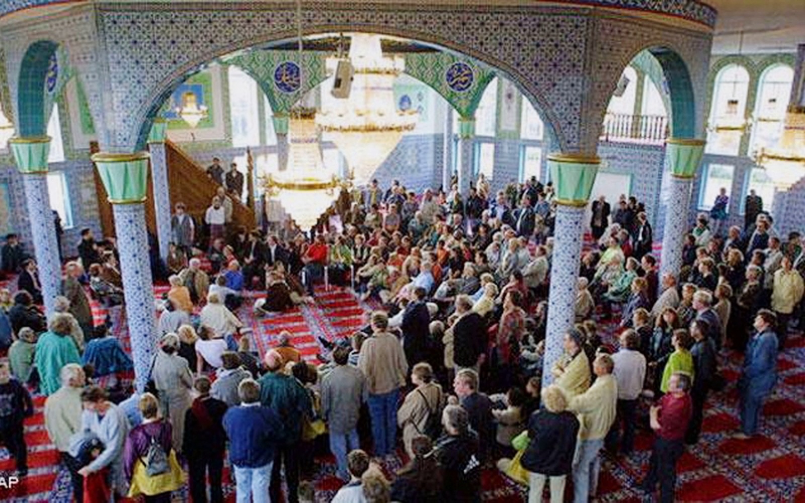 أوروبا والوجود الإسلامي فيها