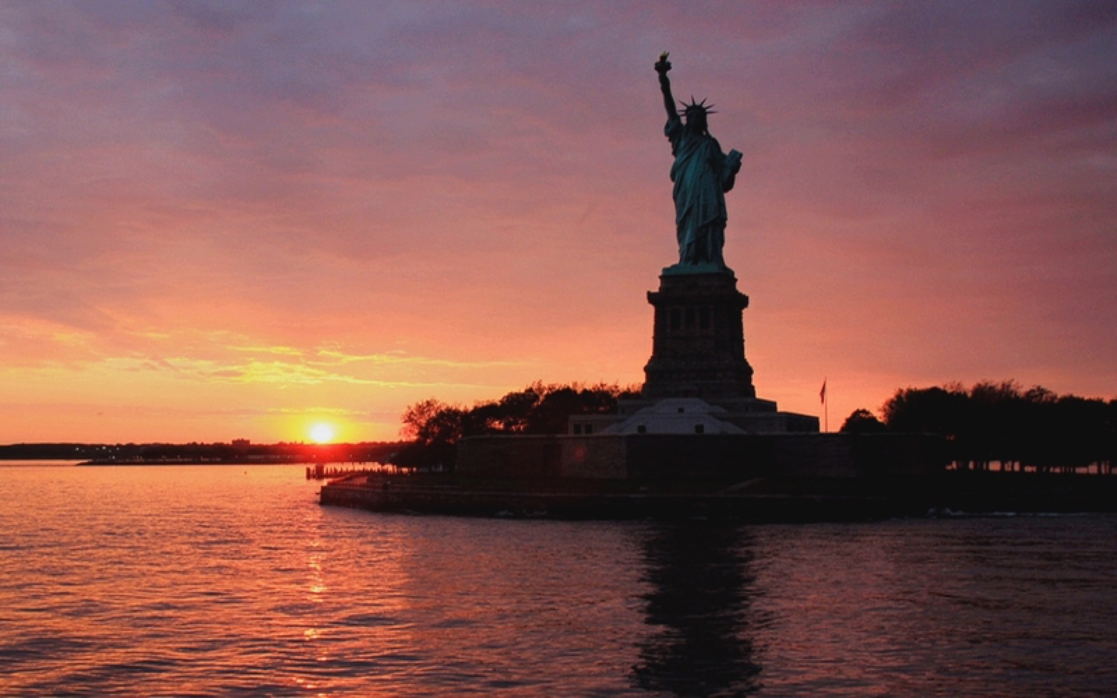 عالمنا – مخاطر انهيار أمريكي وعواقبه