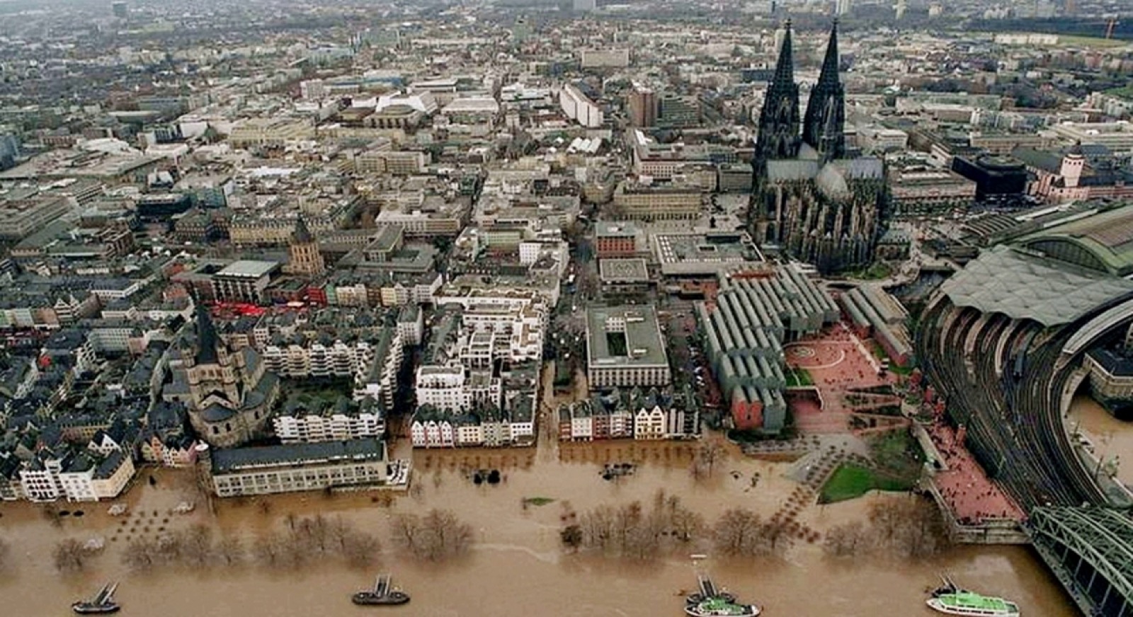 دردشة – فيضانات وتصحّر