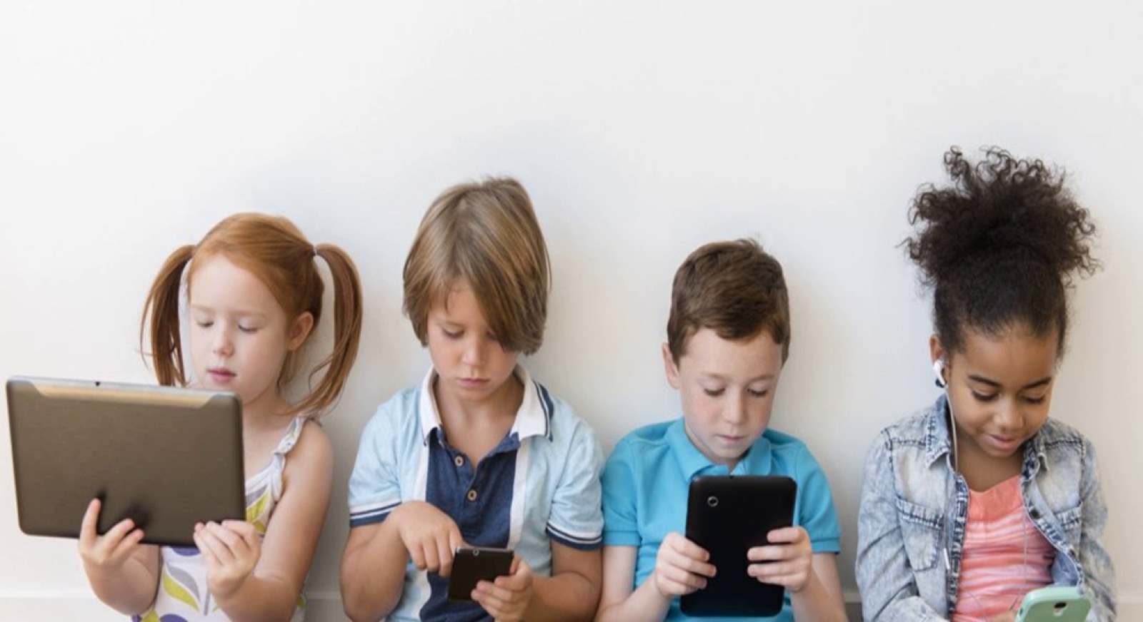 أطفال وجوالات