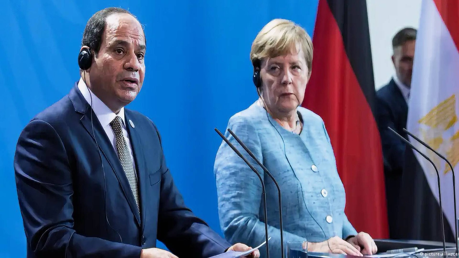 من يعلم أن السيسي في ألمانيا؟